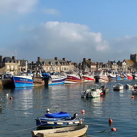 Pom Paille En Normandie * Anneville-en-Saire